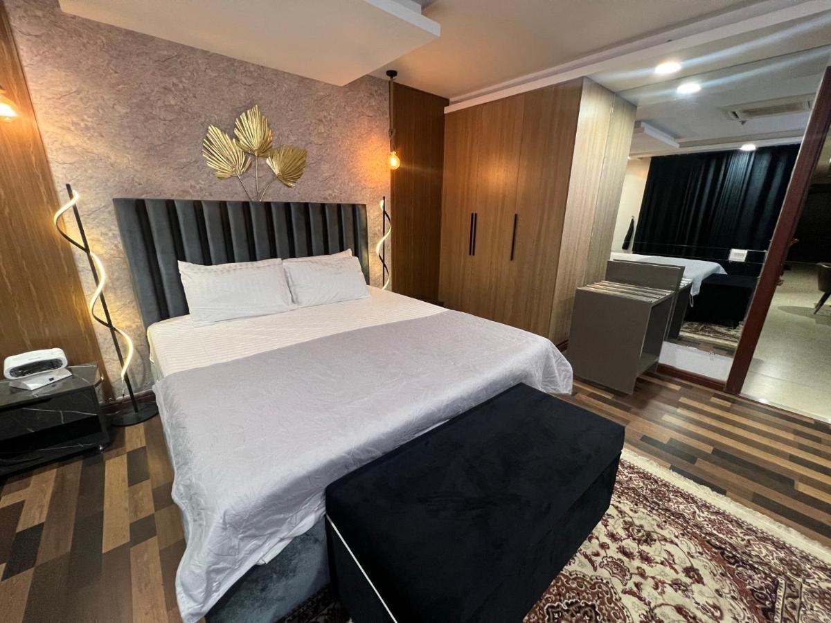 Sunset Luxury Gold Crest Mall Residency Lahore Exteriör bild