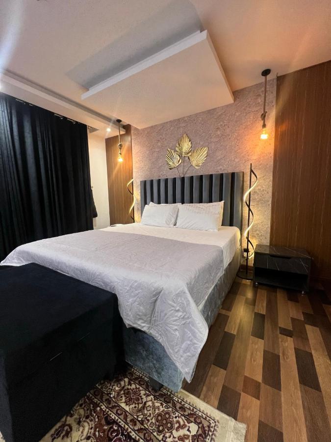 Sunset Luxury Gold Crest Mall Residency Lahore Exteriör bild